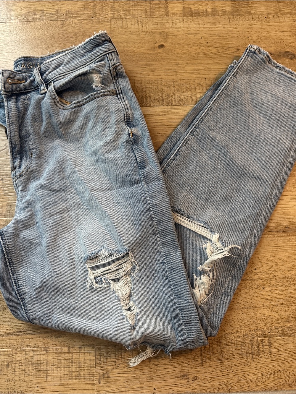 Light Blue Distressed women’s Jeans